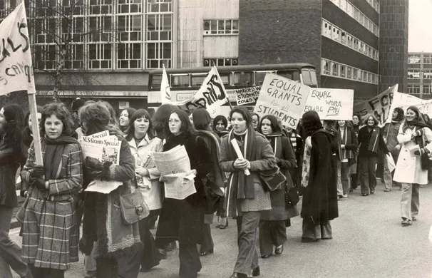 Warwick to 'ban protesting the ban on protesting protest bans'